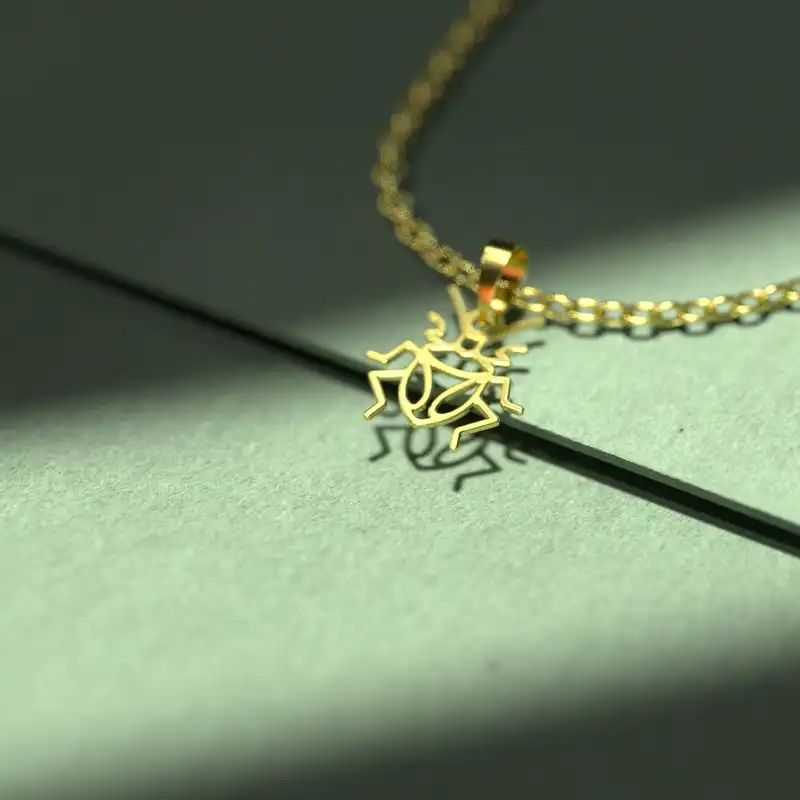 گردنبند طلا 18 عیار زنانه مدوپد مدل حشره کد B3-1-1264