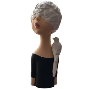 مجسمه دنیا دکوری سرمد مدل دختر پرنده به دوش کد 2 