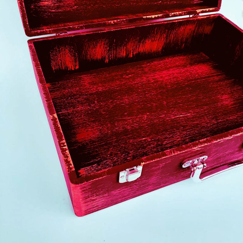 عکس شماره 2 : جعبه هدیه دست-ساز مدل چمدان چوبی بهاری کد ws731