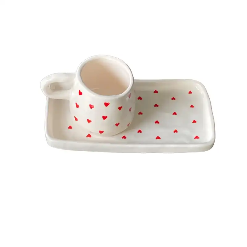ست فنجان و زیر لیوانی سرامیکی مدل قلب