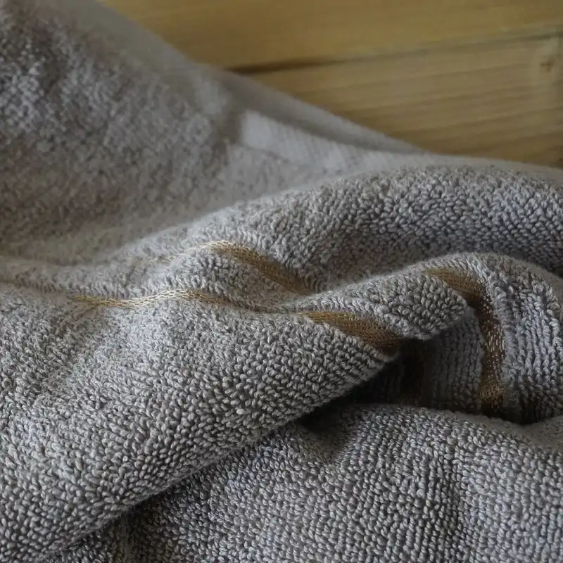 حوله حمام کارینا مدل گلوریا سایز 100×160 سانتی متر