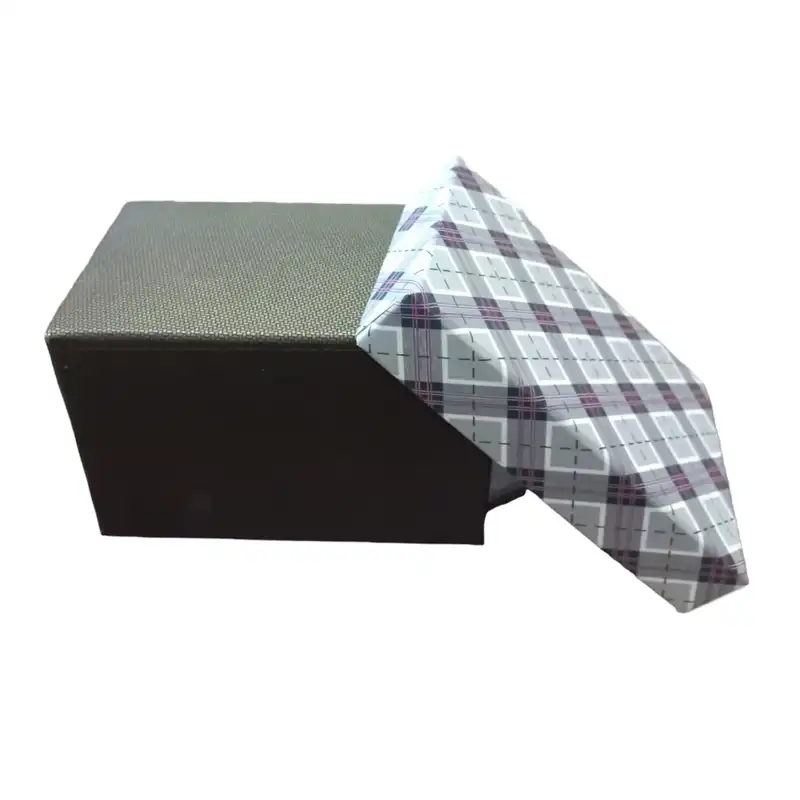 جعبه هدیه مدل چهارخونه