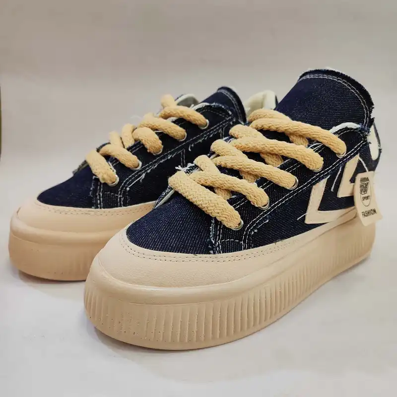 کفش پیاده روی مدل 2025