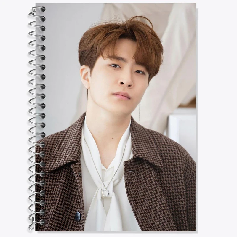 دفتر زبان 50 برگ خندالو مدل سه خط طرح یونگجه گروه گات سون GOT7 کد 20998