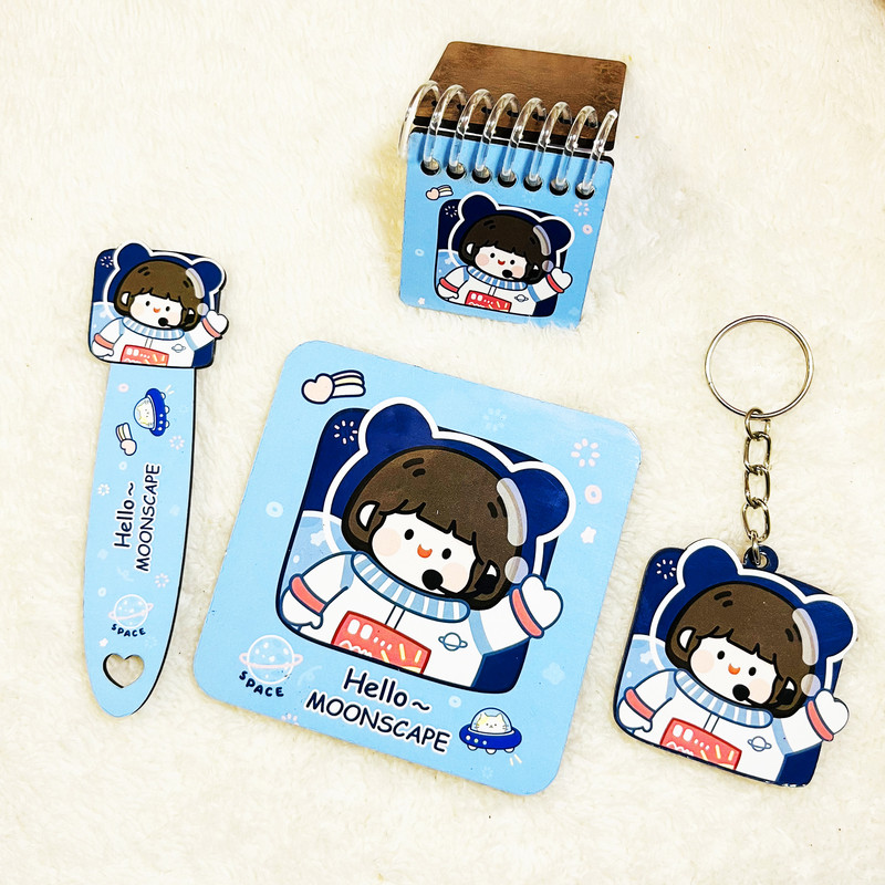 ست لوازم تحریر مدل دختر فضانورد کد g0lsa05 مجموعه 4 عددی