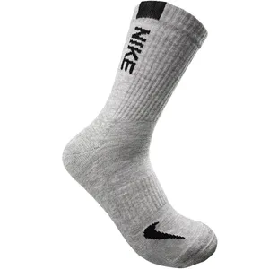 جوراب ورزشی مردانه مدل بسکتبال 