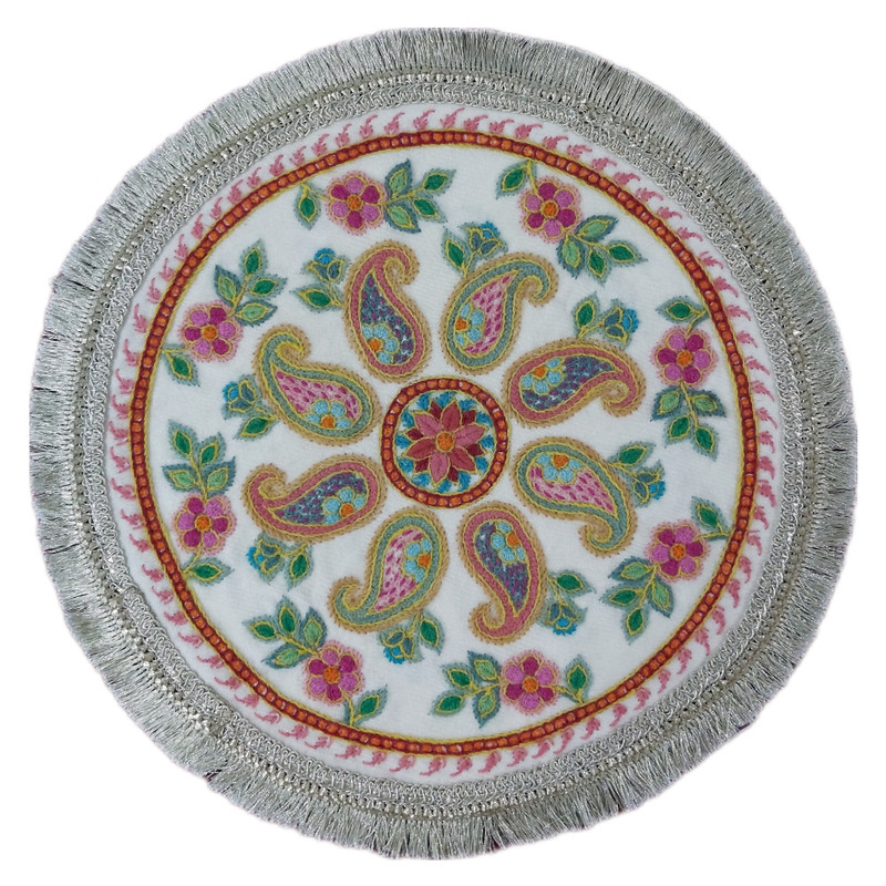 رومیزی ترمه مدل پته دوزی