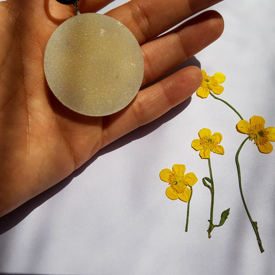 گردنبند دخترانه مدل رزینی گل خشک گردنبند دخترانه مدل رزینی گل خشک