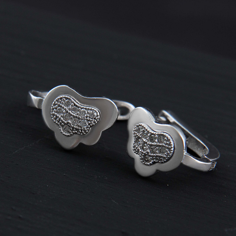 گوشواره نقره زنانه بازرگانی میلادی مدل فانتزی قلب نگین برلیان ابکاری رادیوم کد GZN_357