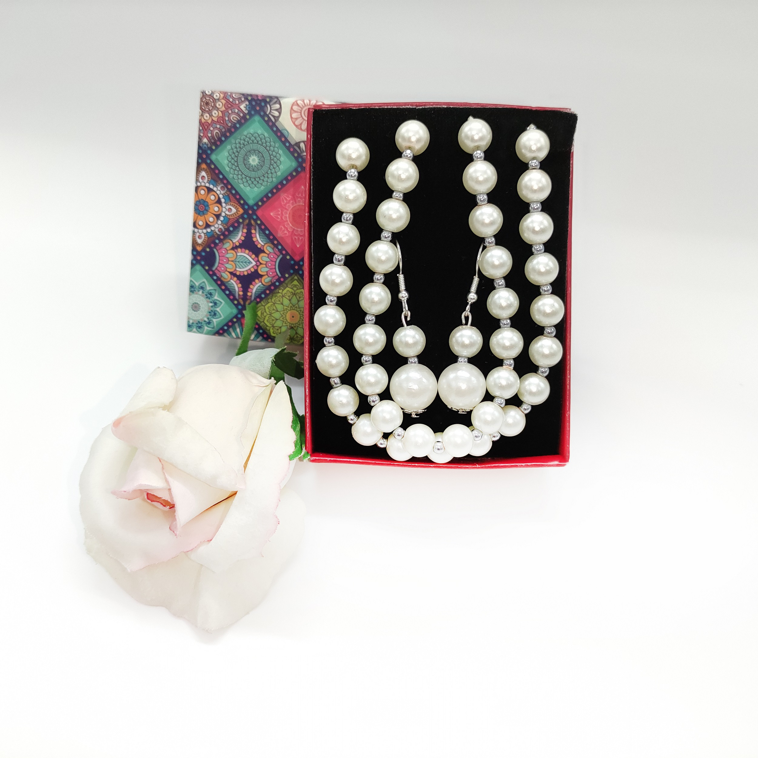 نیم ست زنانه مدل مروارید و حدید