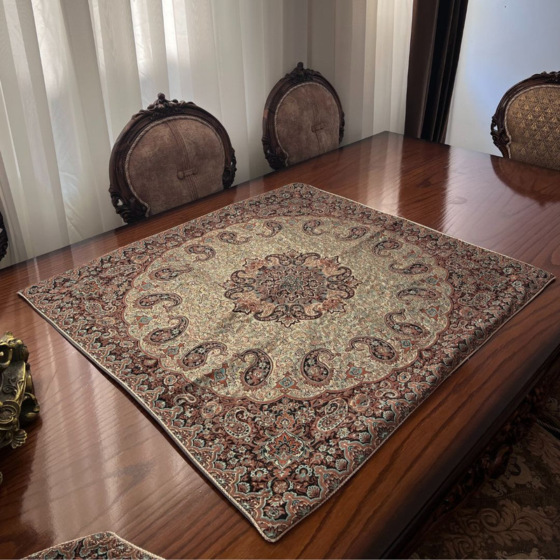 رومیزی  مدل مربع طرح اصفهان کهن ابعاد 80*80 سانتی متر