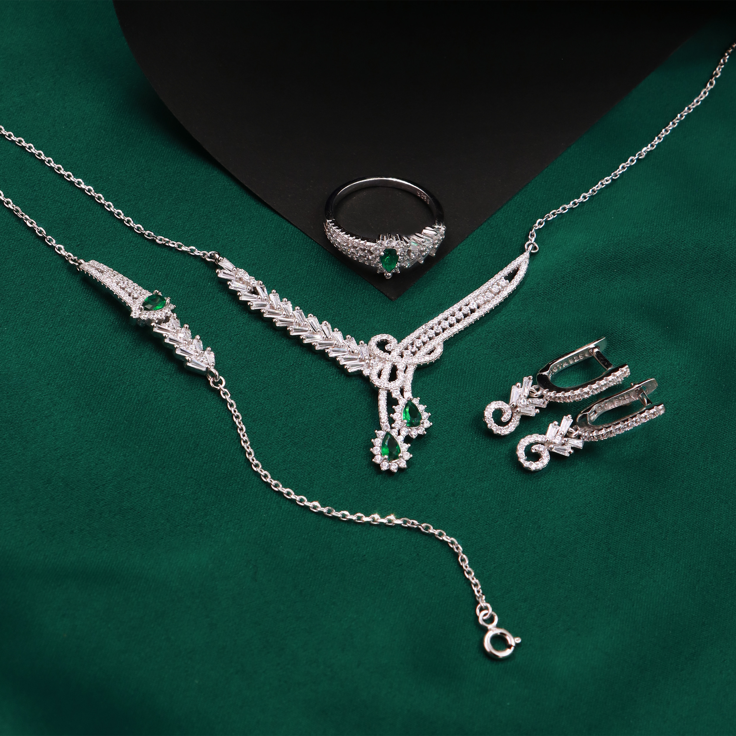 سرویس نقره زنانه جی تی ای مدل زنجیری