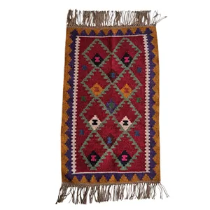 گلیم دستبافت نیم متری طرح ترنج گل کد F02