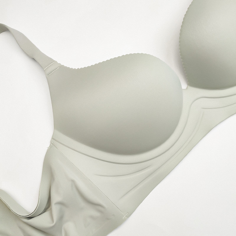 سوتین زنانه مدل اسفنجی لیزری بدون فنر نیم جک کد 5172