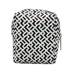 کیف لوازم آرایش زنانه مدل پترن کد IDM459