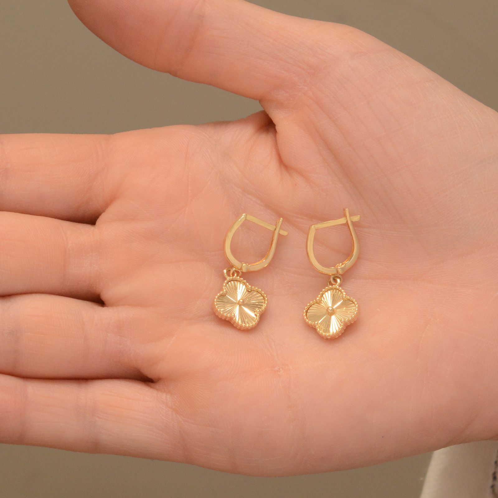 گوشواره طلا 18 عیار زنانه طلای مستجابی مدل ونکلیف کد 01 -  - 2