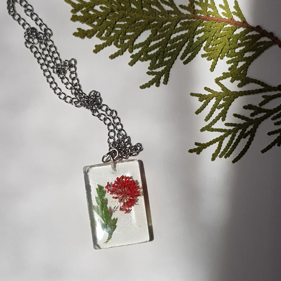 گردنبند دخترانه مدل رزینی گل دار گردنبند دخترانه مدل رزینی گل دار