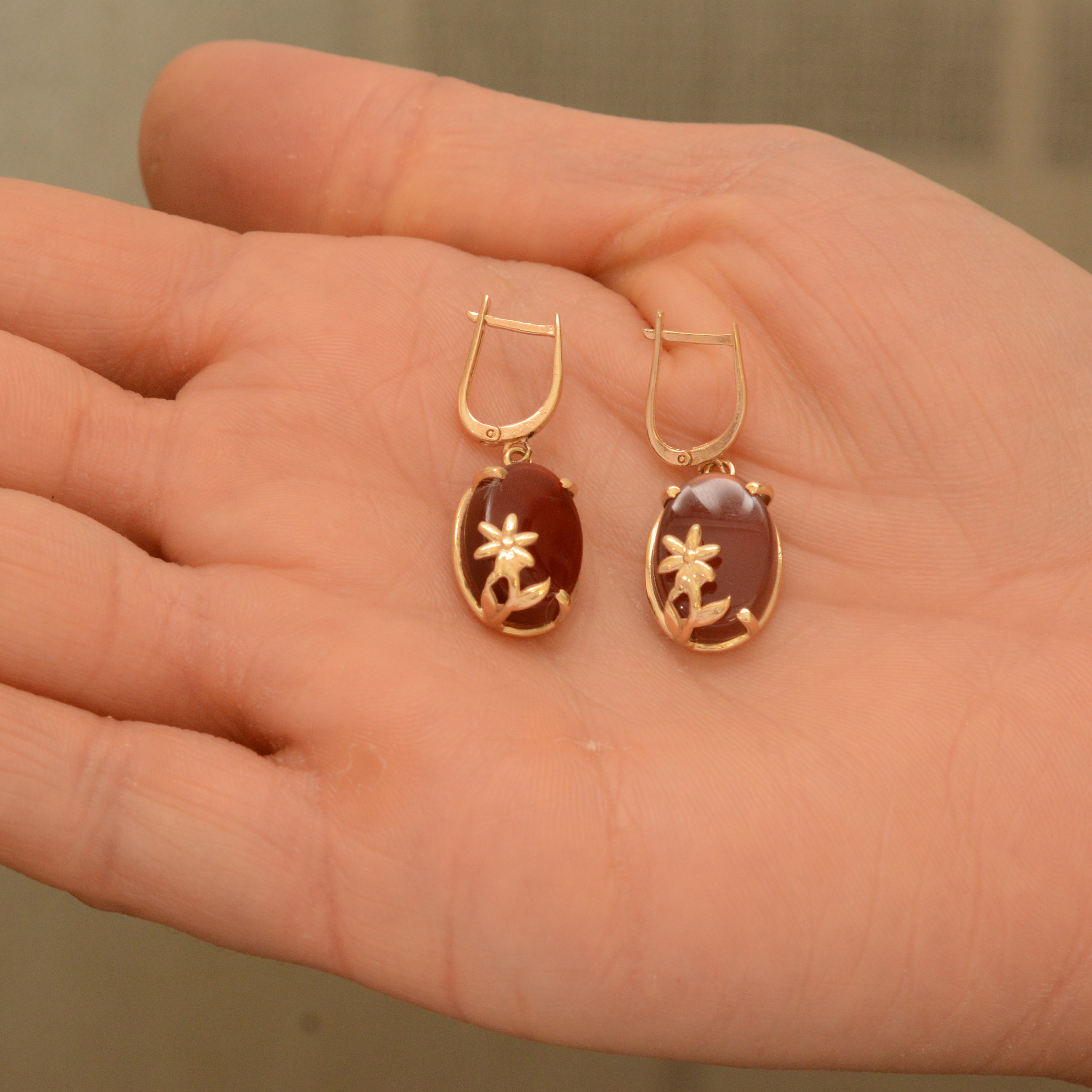 گوشواره طلا 18 عیار زنانه طلای مستجابی مدل عقیق گل کد T1979