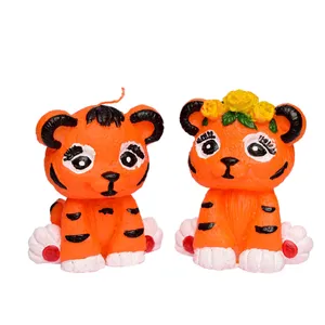 شمع دست طرح ببر مدل دخترتاج دار وپسر مجموعه 2 عددی