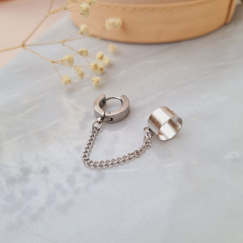 پیرسینگ گوش زنانه مدل حلقه ای آینه ای زنجیری