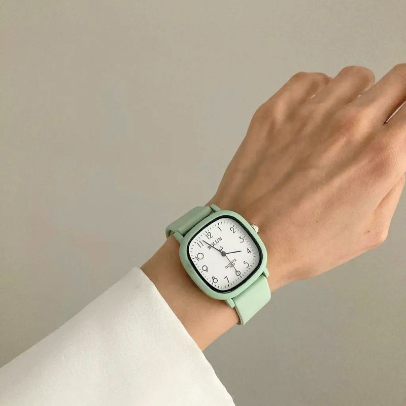 ساعت مچی  بچگانه عقربه ای بولون مدل بند پیو ضد حساسیت کد 1