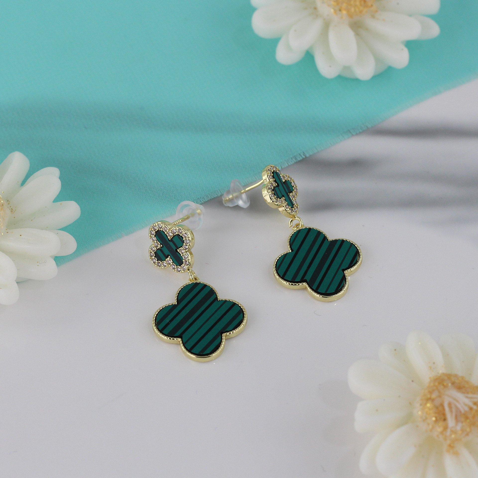 گوشواره زنانه مدل گل کد J622 گوشواره زنانه مدل گل کد J622