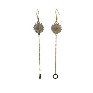 گوشواره زنانه مدل بابونه آویز ایرپاد