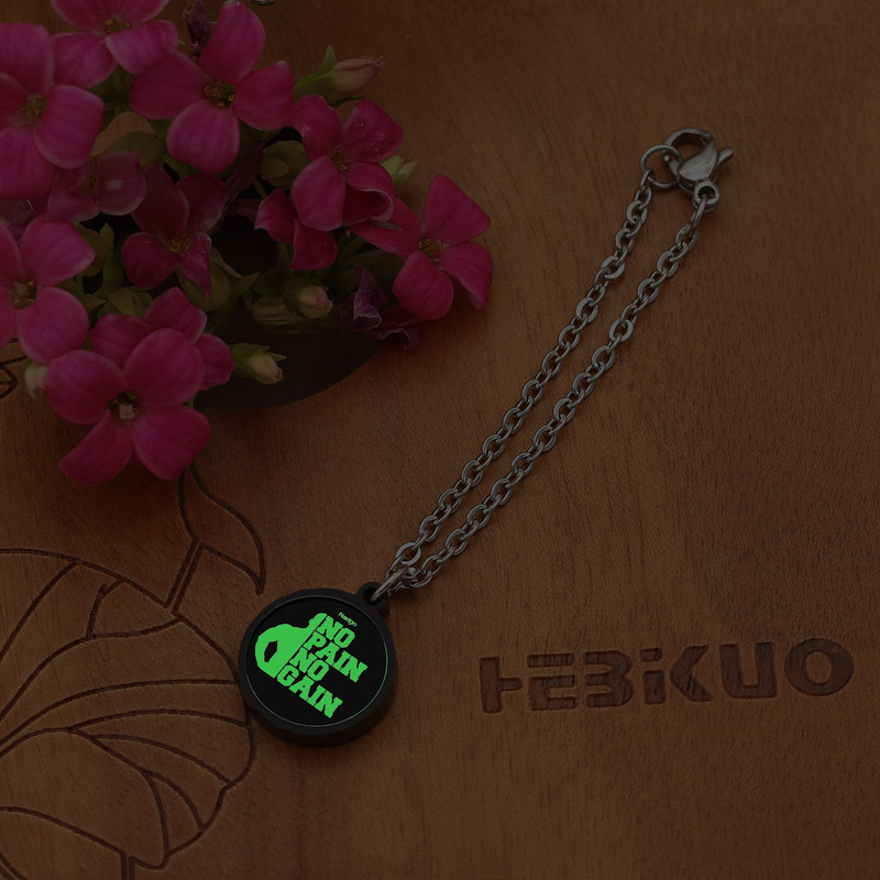 آویز ساعت زنانه ناکسیگو مدل شب تاب طرح بدنسازی کد AW7218