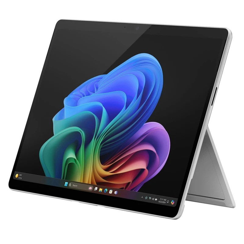 تبلت 13 اینچ مایکروسافت مدل Surface Pro-Copilot+ PC-Ultra 5 ظرفیت 256 گیگابایت و رم 16 گیگابایت به همراه کیبورد تبلت مایکروسافت مدل Surface Pro Copilot Keyboard with Pen Storage رنگ مشکی