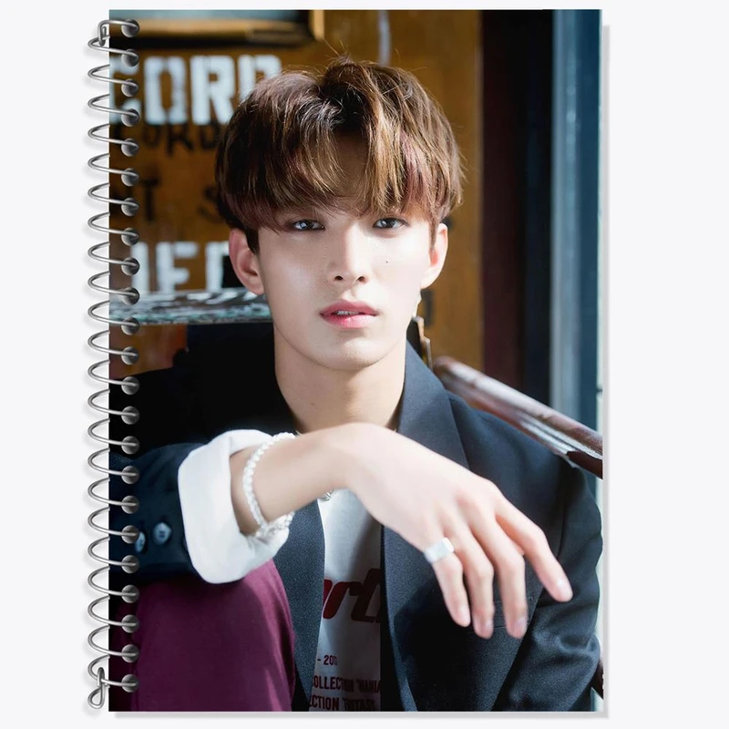 دفتر زبان 50 برگ خندالو مدل سه خط طرح دی کی گروه سونتین Seventeen کد 21535