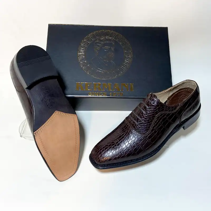 کفش مردانه کرمانی مدل تمام چرم دستدوز کروکودیل کد 1057 رنگ قهوه ای