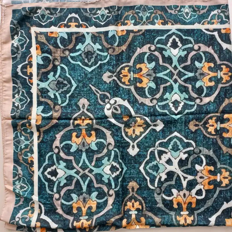 روسری زنانه مدل نخی قوار بزرگ سنتی گلدار کد 44