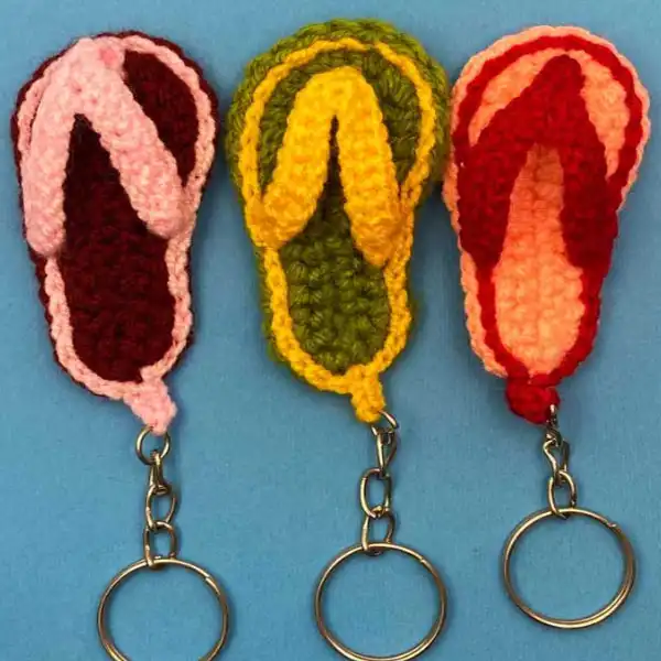 جاکلیدی بافتنی طرح دمپایی کد M01