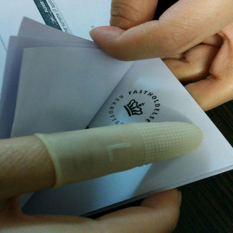 دستکش انگشتی سبا مدل 007 بسته 20 عددی دستکش انگشتی سبا مدل 007 بسته 20 عددی