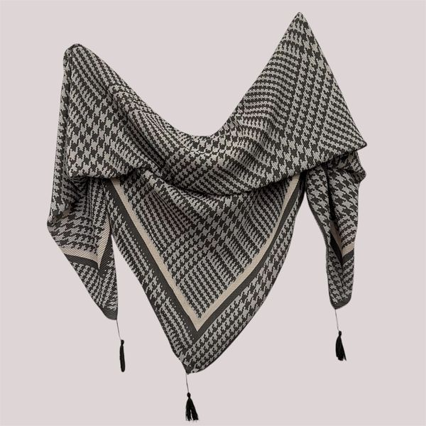 روسری زنانه مدل پلیسه بریشکا نخی مزون دوز قواره بزرگ چهارخانه