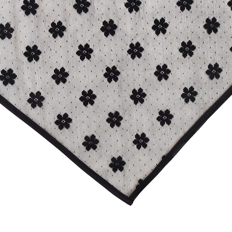 روسری زنانه مدل سه گوش توری طرح بابونه