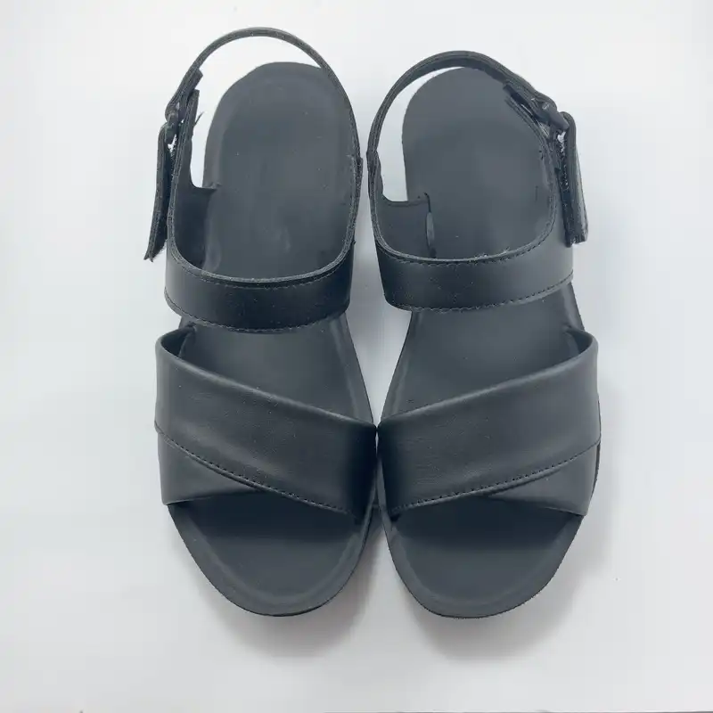 صندل زنانه مدل چرمی چسبی