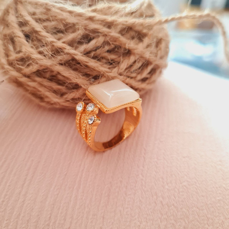 انگشتر زنانه مدل مربع سه خط نگینی کد kr