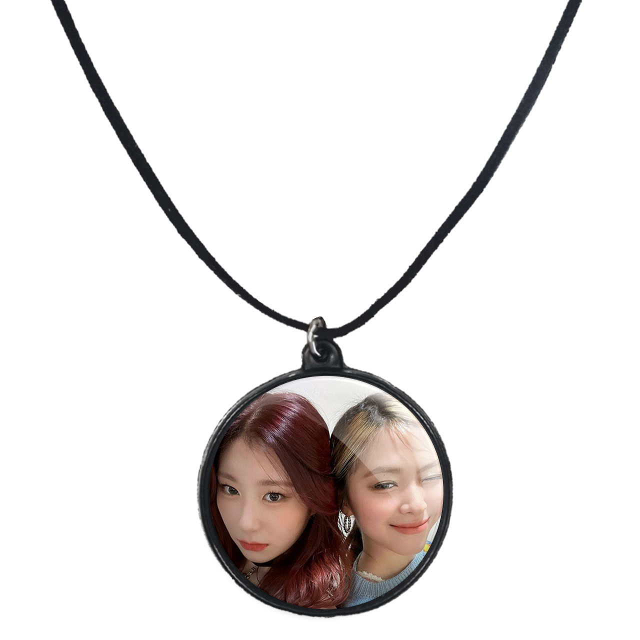 گردنبند پرمانه طرح گروه موسیقی ایتزی کد pmb.13143 مدل دو طرفه