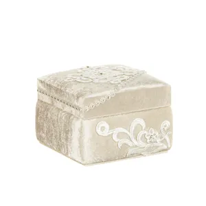 جعبه هدیه مخملی کد A122