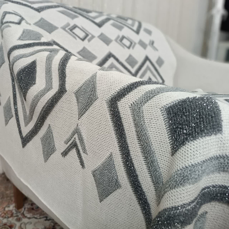 شال مبل مدل پانچدوزی کد 2 سایز 125×140 سانتیمتر