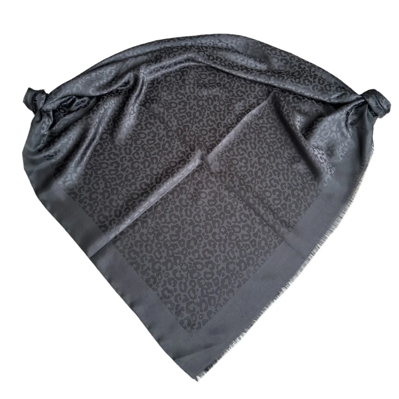 روسری زنانه مدل نخی ژاکارد پلنگی سنگی قواره بزرگ 140 چهار فصل