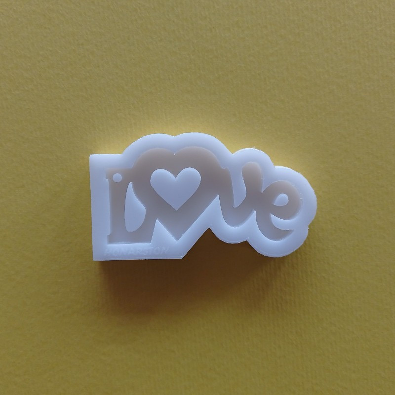 قالب رزین مدل جاکلیدی طرح LOVE کد 3 قالب رزین مدل جاکلیدی طرح LOVE کد 3