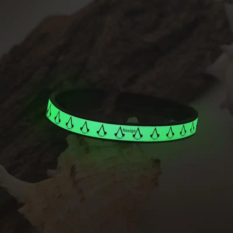 دستبند ناکسیگو مدل شب تاب طرح Assassin کد BR7064