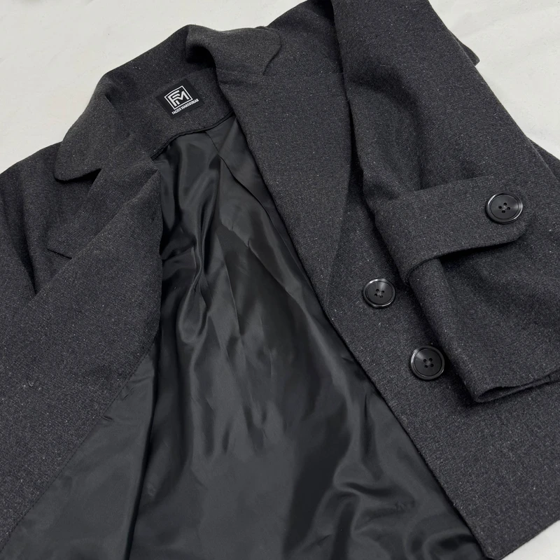 عکس شماره 8 : پالتو زنانه فائزه منصوریان مدل پاییزه و زمستانه 04