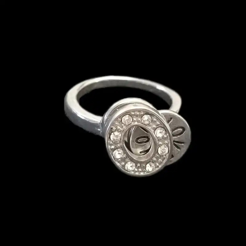 انگشتر زنانه مدل حلقه نگین دار