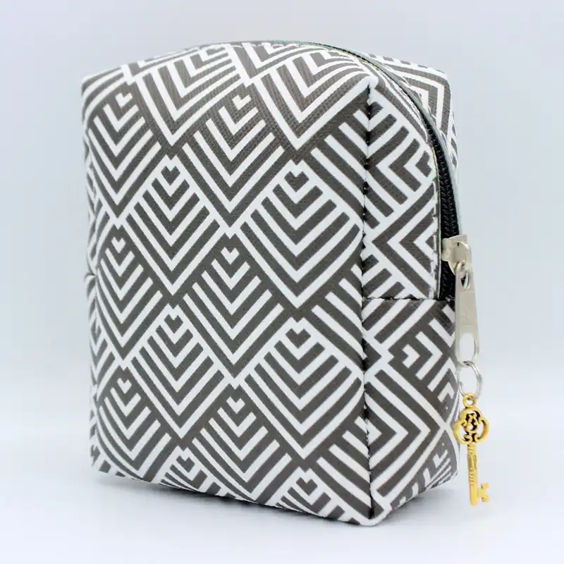 کیف لوازم آرایش زنانه مدل هاشوری CB-023