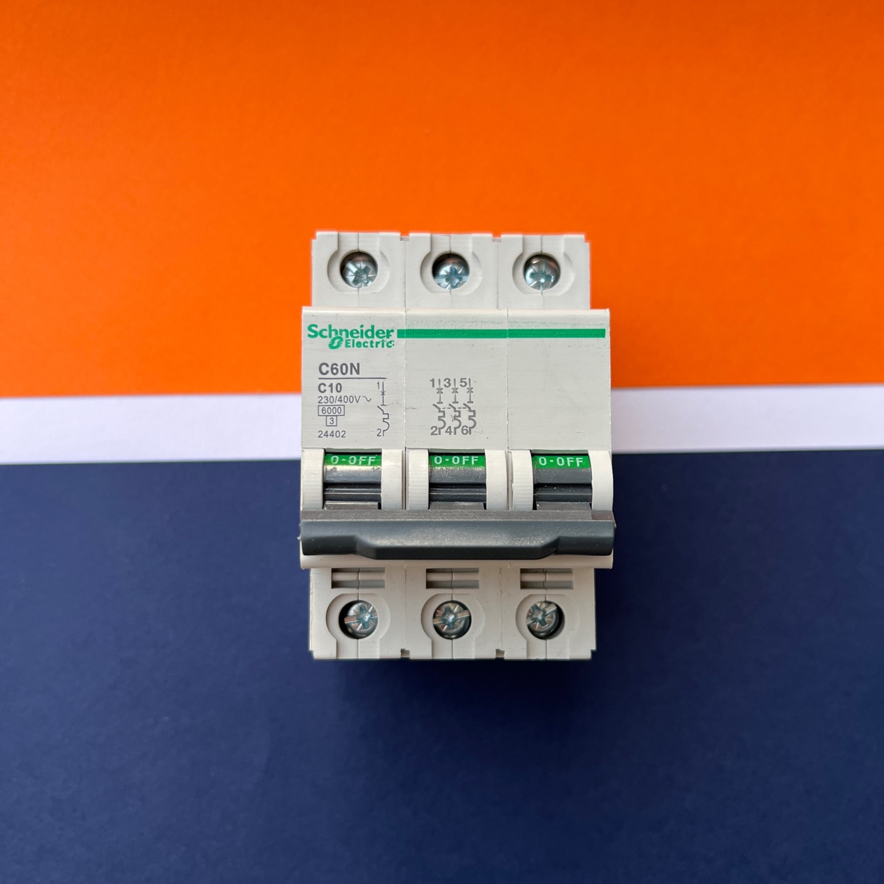 فیوز مینیاتوری سه‌فاز 10 آمپر اشنایدر مدل C10 سری 24402