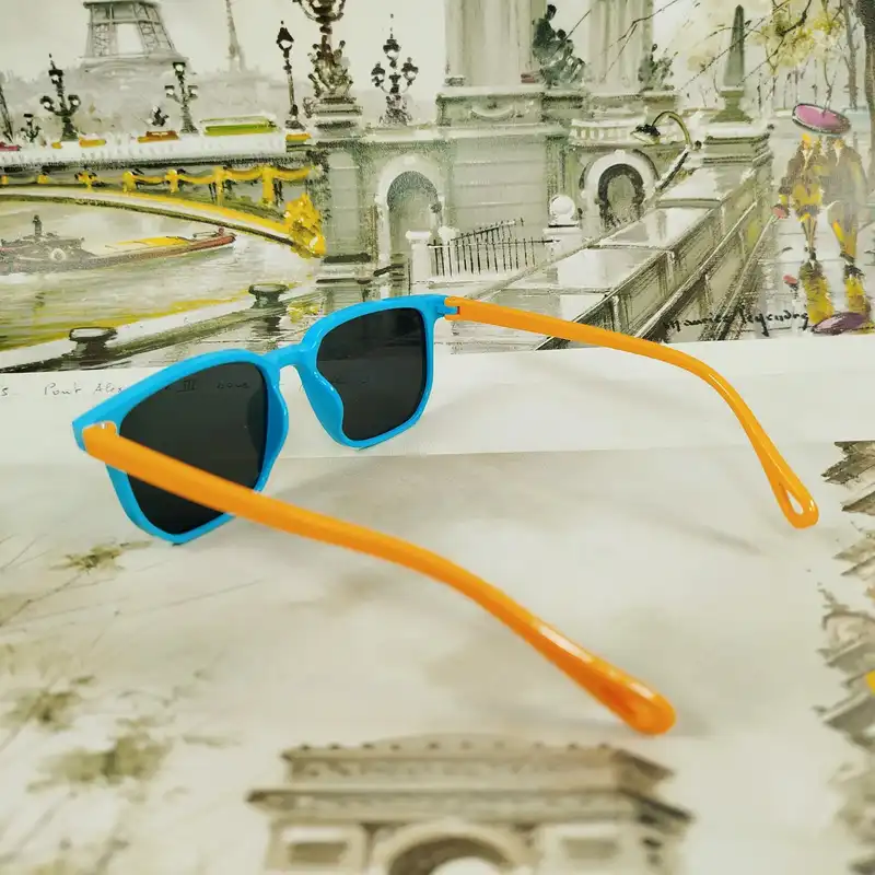 عینک آفتابی بچگانه مدل CH13 کد GR