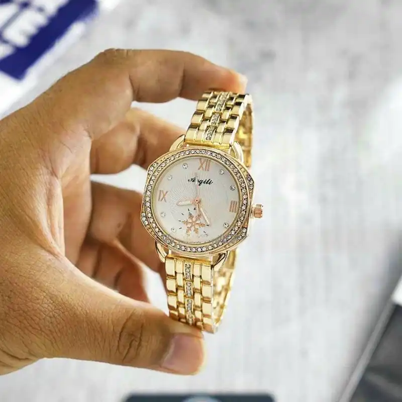 ساعت مچی عقربه ای زنانه مدل برفی دور نگین 02